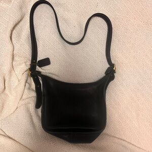 Vintage Coach Janice Crossbody — Black.
